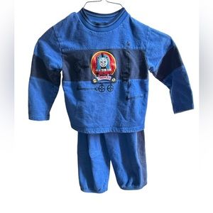 Boys Thomas the Train sweat suit size 5T long sleeves and long pants set.